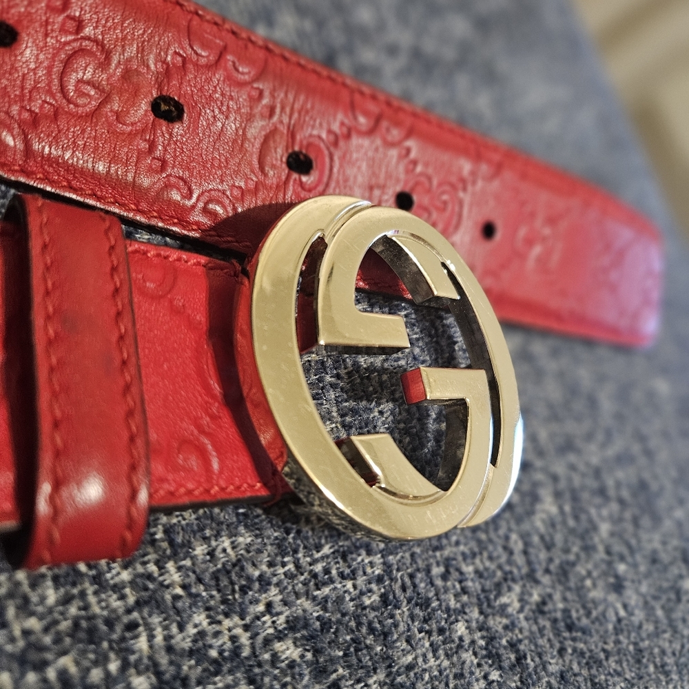 Gucci Red Guccissima LeatherInterlocking GG Belt. Light goldtone hardware.